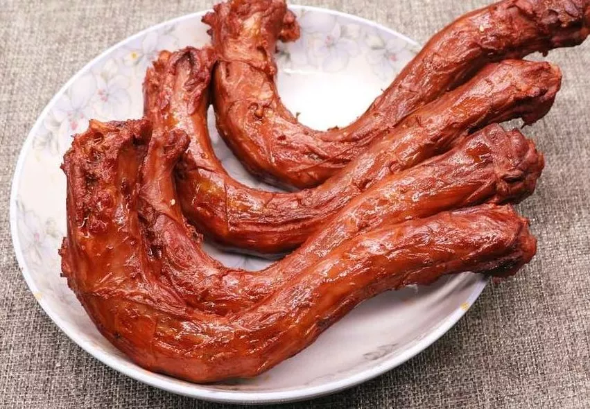 最新商用鸭脖制作全套教程：周黑鸭/绝味/久久鸭脖秘制配方与实操视频详解